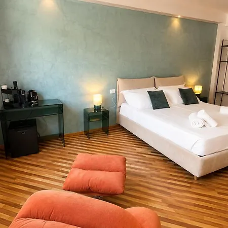 Nettuno Boutique - Historic Centre 3*