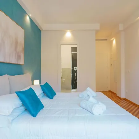 Nettuno Boutique - Historic Centre 4* Bologna