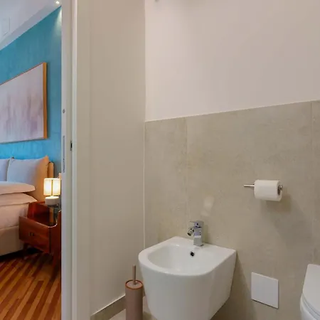 Guest house Nettuno Boutique - Historic Centre 4*