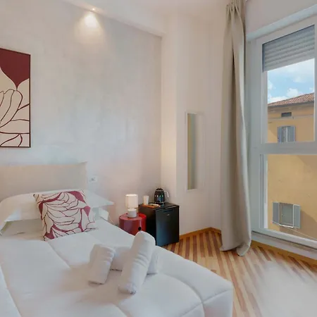 Nettuno Boutique - Historic Centre 4*