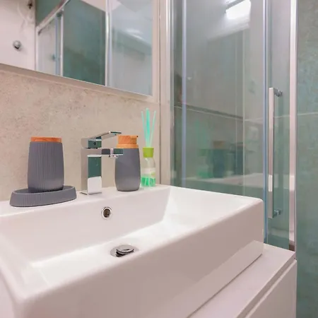 Nettuno Boutique - Historic Centre 4*