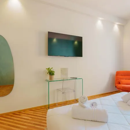 Nettuno Boutique - Historic Centre Guest house Bologna