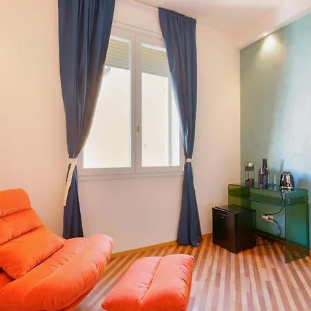 Nettuno Boutique - Historic Centre 4*