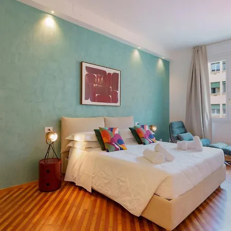 Nettuno Boutique - Historic Centre 4*